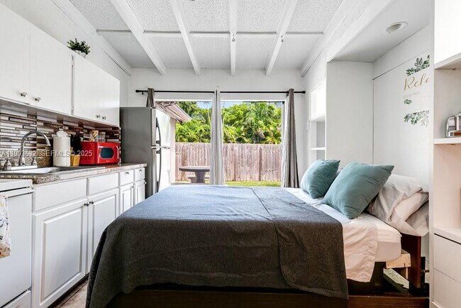 Photo - 2019 Fletcher St Unit 4