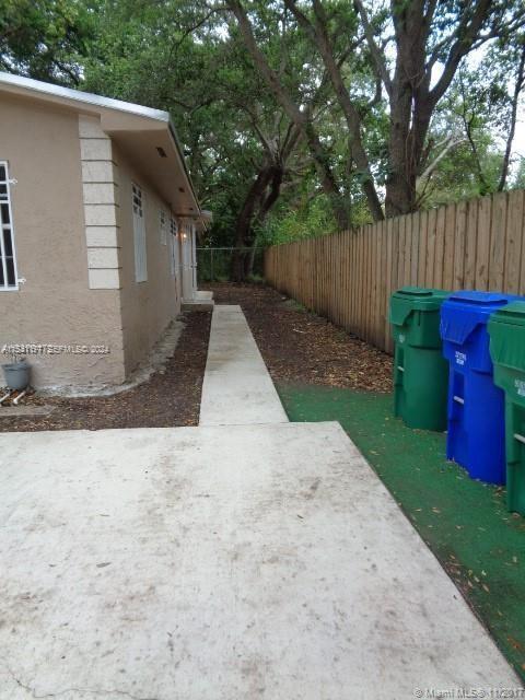 Photo - 5545 NW 3rd Ave