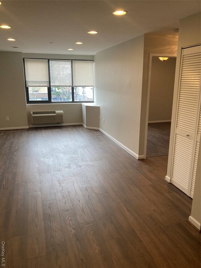 Photo - 185 W Park Ave Unit 302