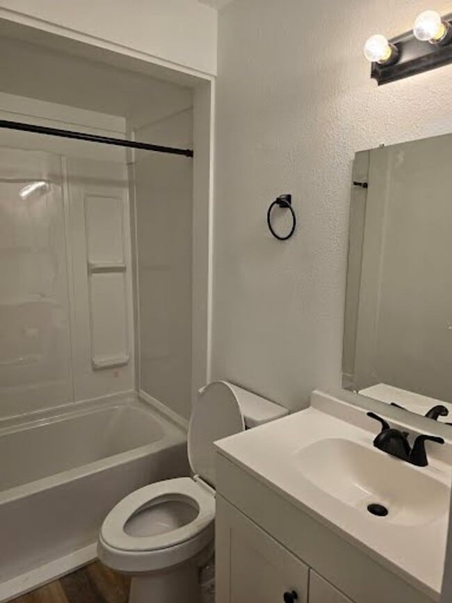 Photo - 4111 W Burbank St Unit B