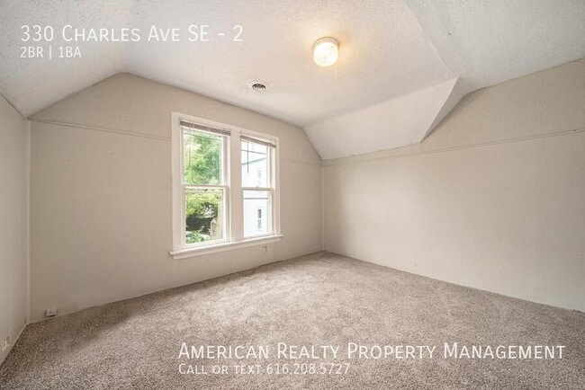 Photo - 330 Charles Ave SE Unidad 2