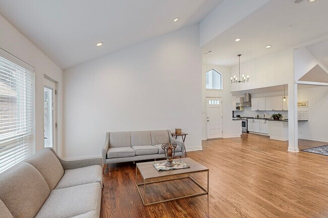 4017 La Costa Ct