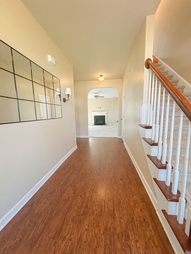 Photo - 829 Bellingham Way