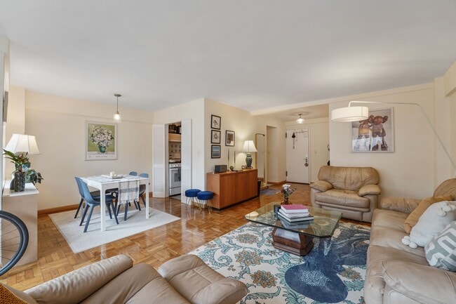 Photo - 420 E 64th St