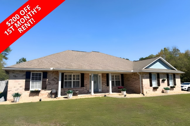 Building Photo - "Spacious 4-Bedroom Pool Home in Crestview!"