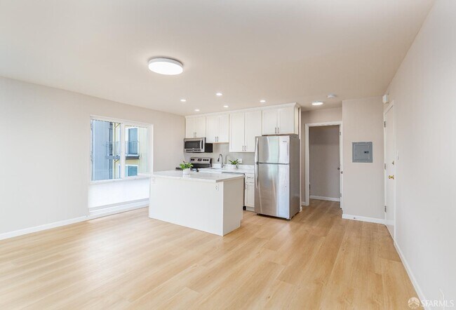 Photo - 646 Corbett Ave