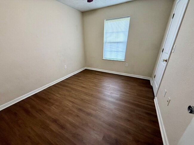 Photo - 140 Kinney Rd
