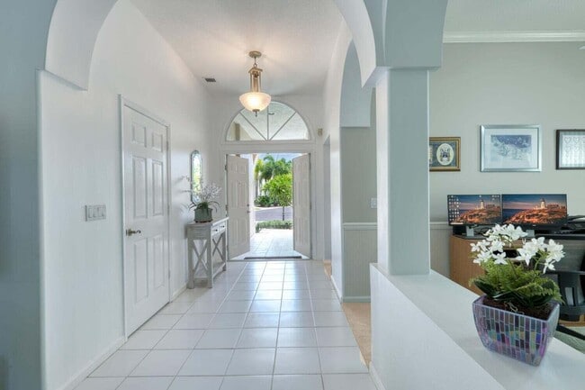 Photo - 1232 Avondale Ln