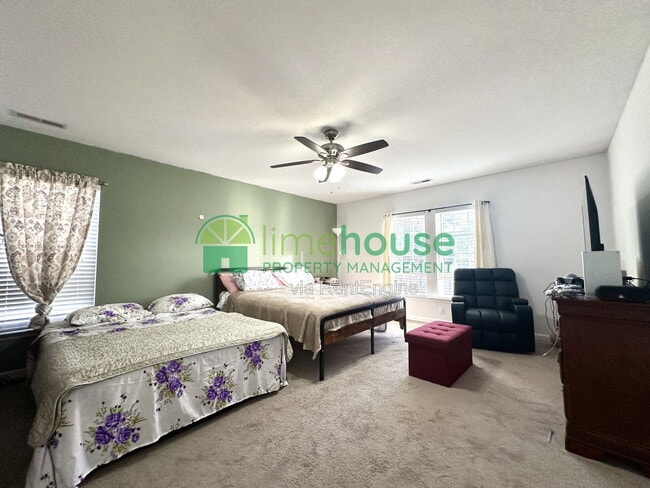 2604 Greenwood Dr