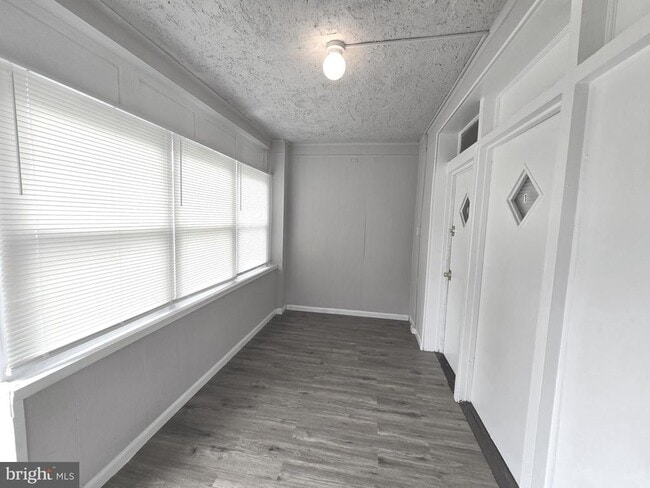 Photo - 259 W Ruscomb St