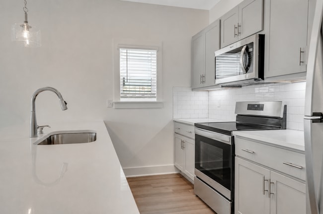 Photo - 228 Huntley Pl