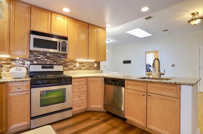 Photo - 515 Gregory Ave Unit 12