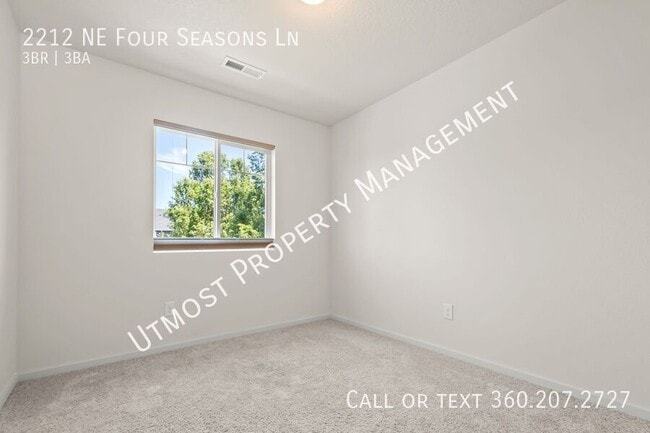 Photo - 2212 NE 4 Seasons Ln