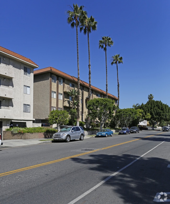 401 S Hobart Blvd