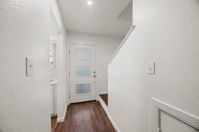 Photo - 6821 Old Quarry Ln