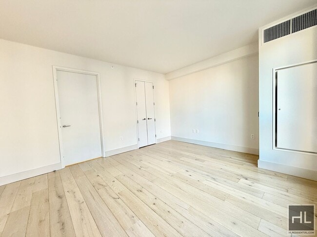 Photo - EAST 2ND ST Unit 5A