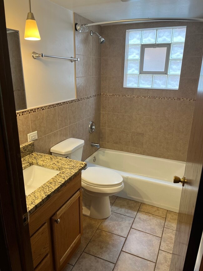 Photo - 332 Luella Ave Unidad # 2