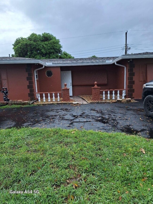 Building Photo - 1132 NW 76th Ave Rental
