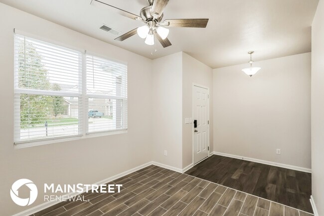 Photo - 6041 Edgemont Way