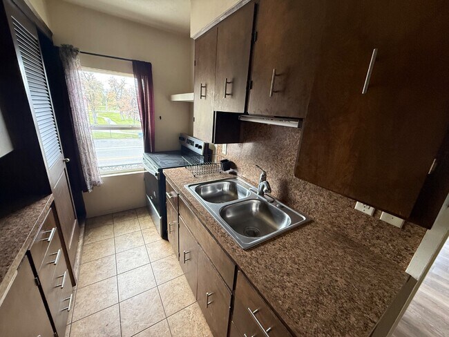 Photo - 305 Harrison St