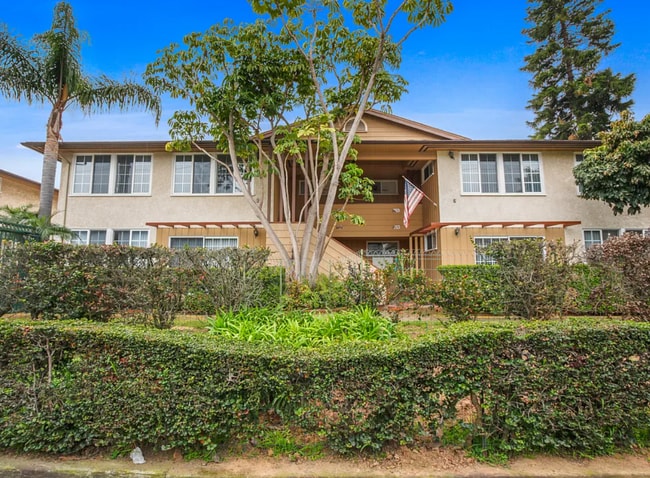 Building Photo - Lion's Grove C Unit 6676