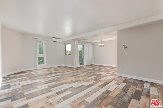 Photo - 11789 Montana Ave Unidad 11