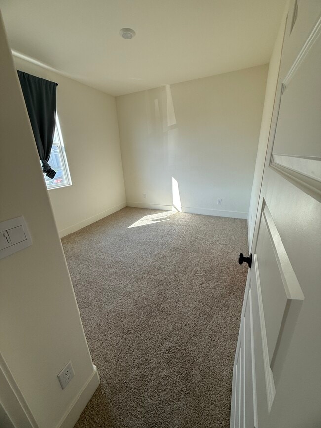 Photo - 402 Broadstone Ct