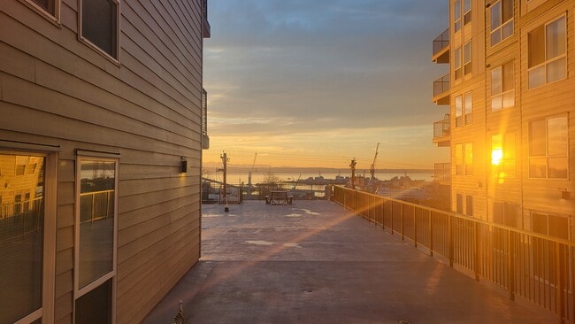 Building Photo - 2824 Grand Ave Unit A201