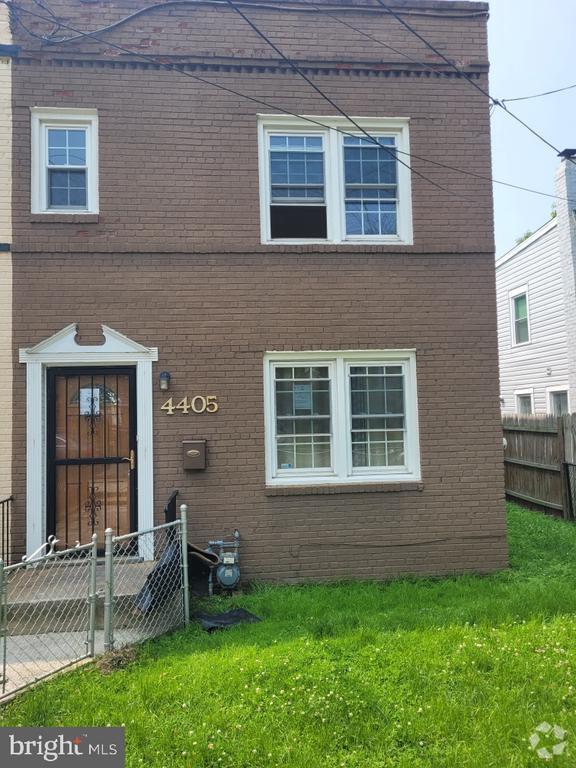 Building Photo - 4405 Hayes St NE Rental