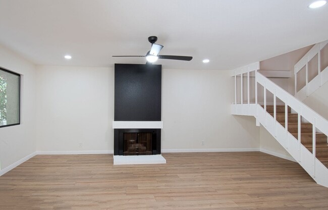 Photo - 7 Starburst Ct