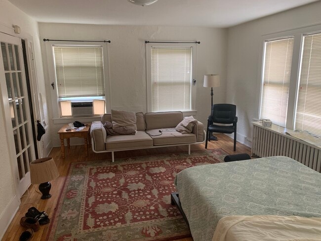 Large room - 6 E Benton Ave Apartments Unit 1
