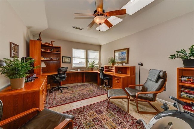 Photo - 4840 Twin Valley Dr