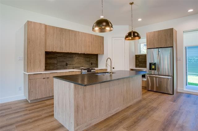 Photo - 400 N Denver St