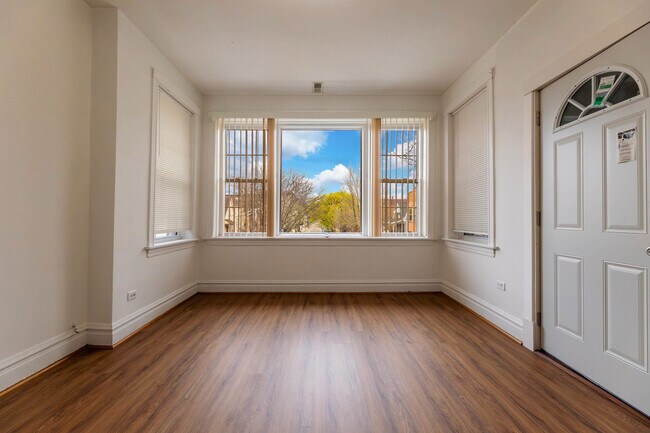 Photo - 2630 W 42nd St