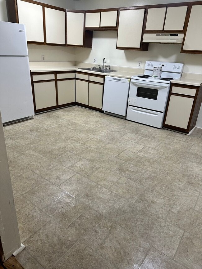 Photo - 4 bedroom 2.5 bathroom Townhouse