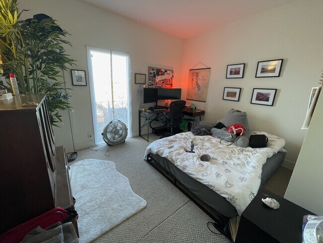 Photo - 637 Peralta Ave