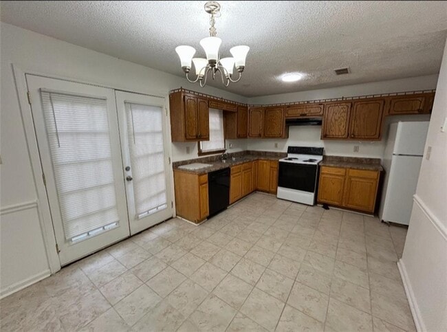 Photo - 1680 Winchester Way SE
