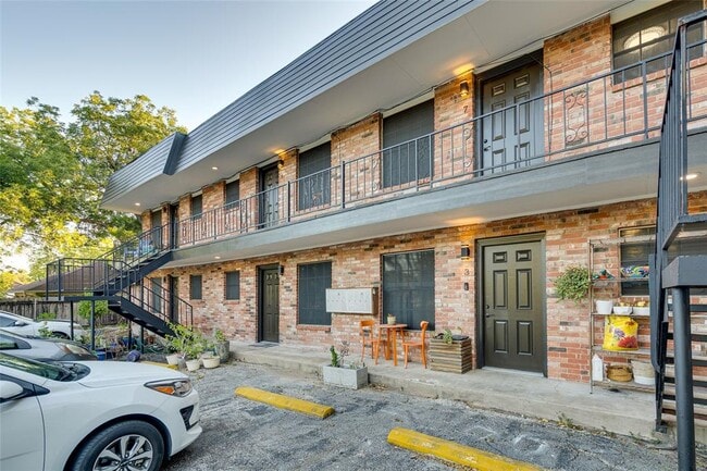Building Photo - 1601 Enfield Rd Unit 6 Rental