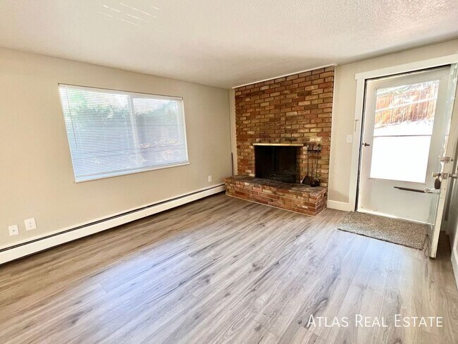 Photo - 301 Columbia Rd Unidad 4