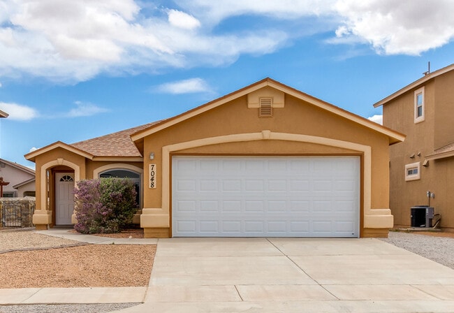 Building Photo - Beautiful Northeast 1-Story Home with Refr...