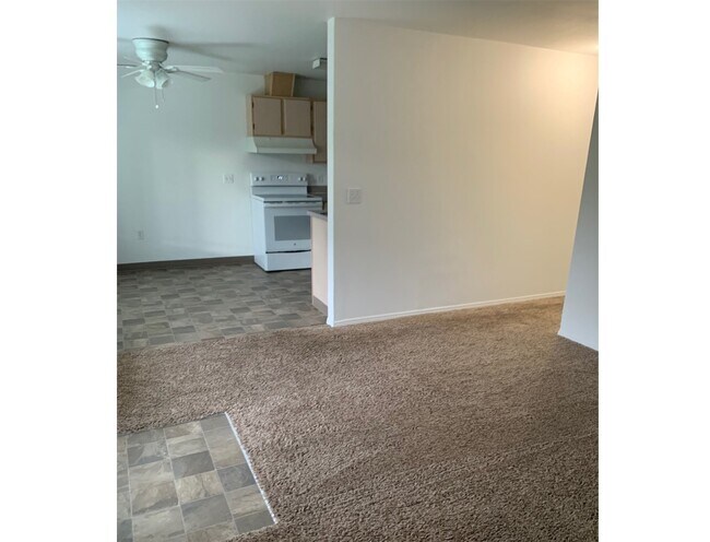 Photo - 445 Carter Ave