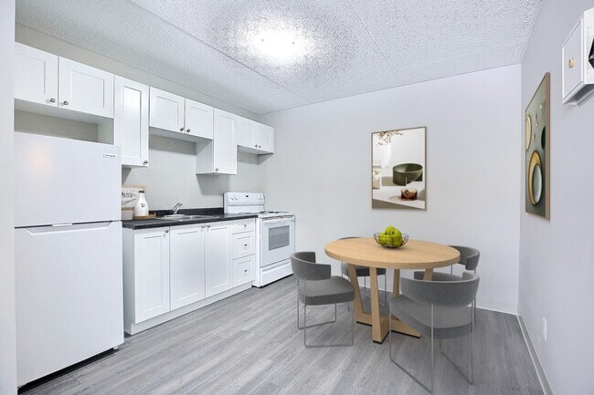 Photo - Lewvan Village Apartments