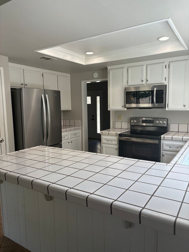 Photo - 3 bedroom single story near Lake Blvd