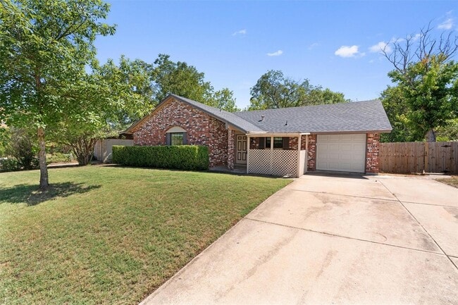 Photo - 325 Heartwood Dr