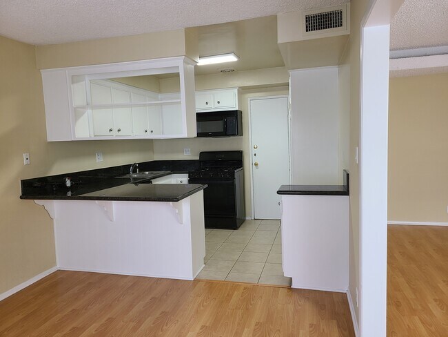 1210 N Flores St