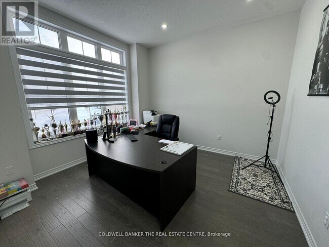 Photo - 1809 Emberton Way