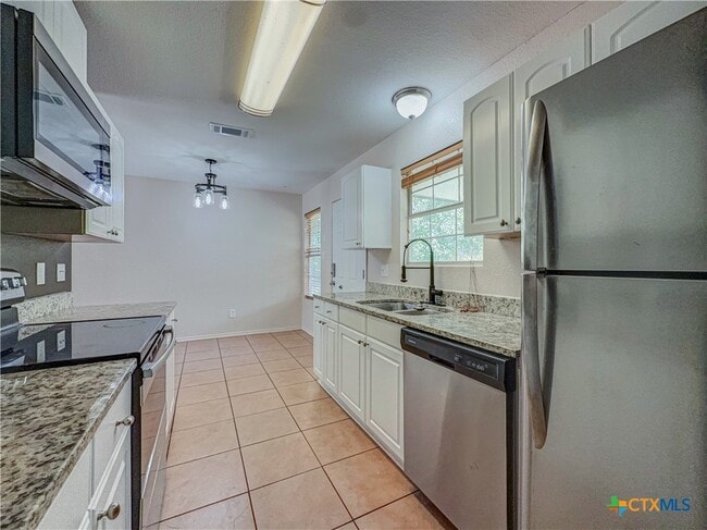 Photo - 512 N Main St