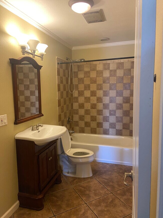 Photo - 1331 Hinch Dr