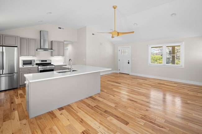 Photo - Beautiful Home - Excellent Kenilworth Location!