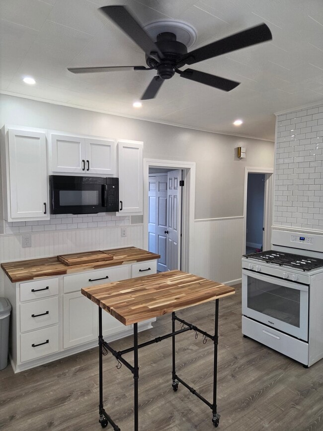 Building Photo - 58 Rensselaer Ave